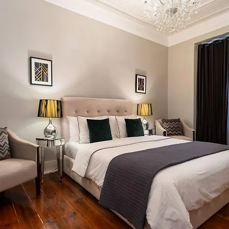 Apartment Spacious In 120 M² Fireplace Lisbon