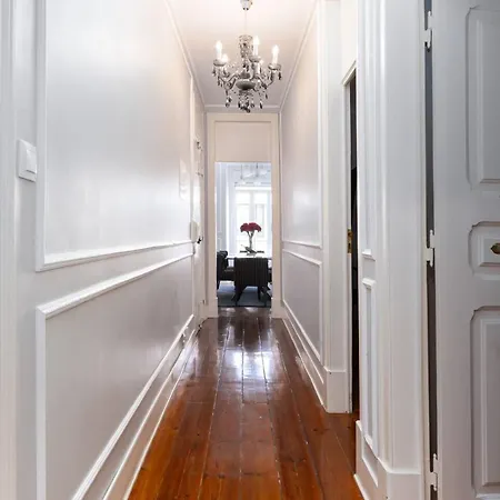 Spacious In 120 M² Fireplace *