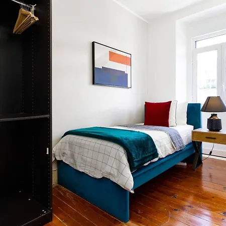 Spacious In 120 M² Fireplace Apartment *